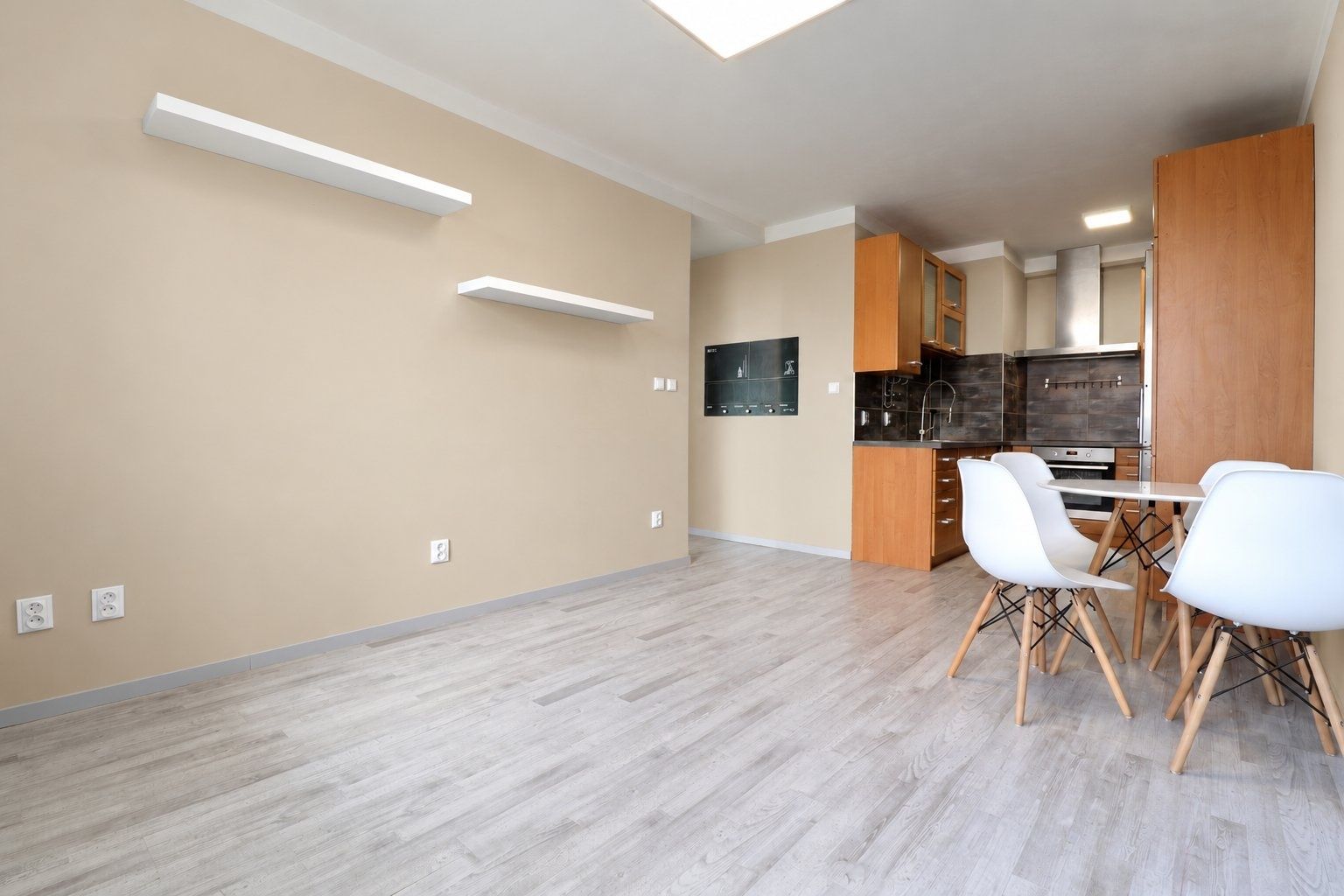 Квартира 2+kk в оренду, 48 м² (5 з 16)