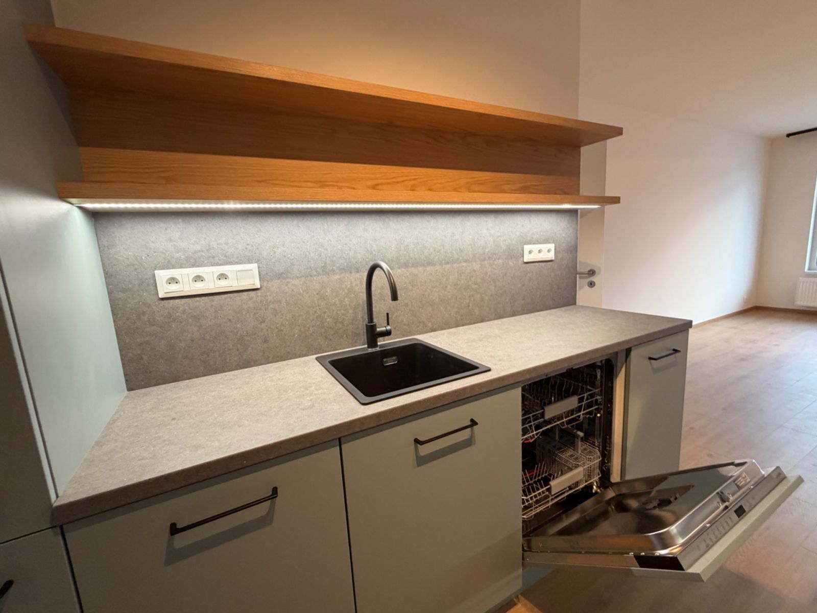 Pronájem bytu 2+kk 58 m², Kladno – náhled fotky 9