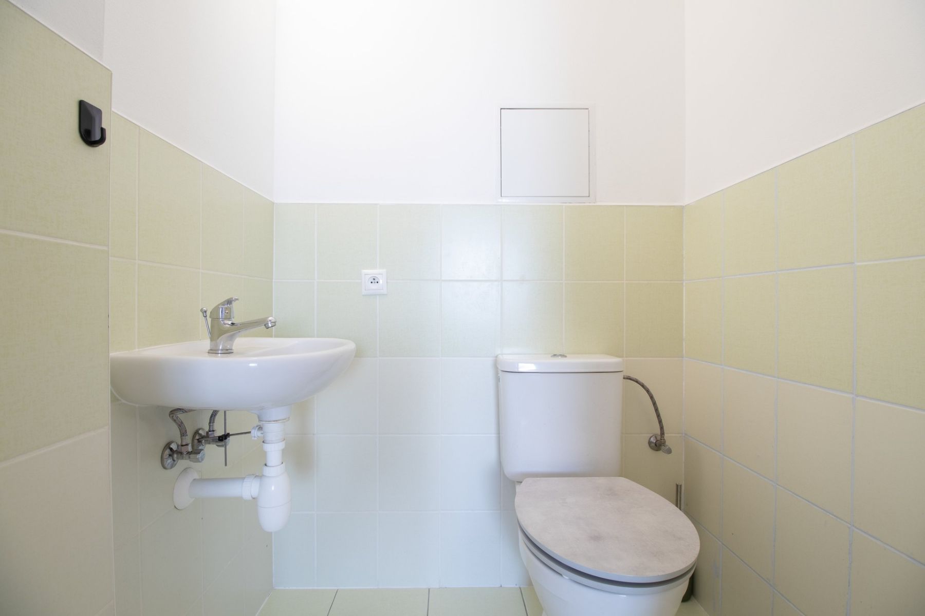 Pronájem bytu 2+kk 53 m², Milovice – náhled fotky 12