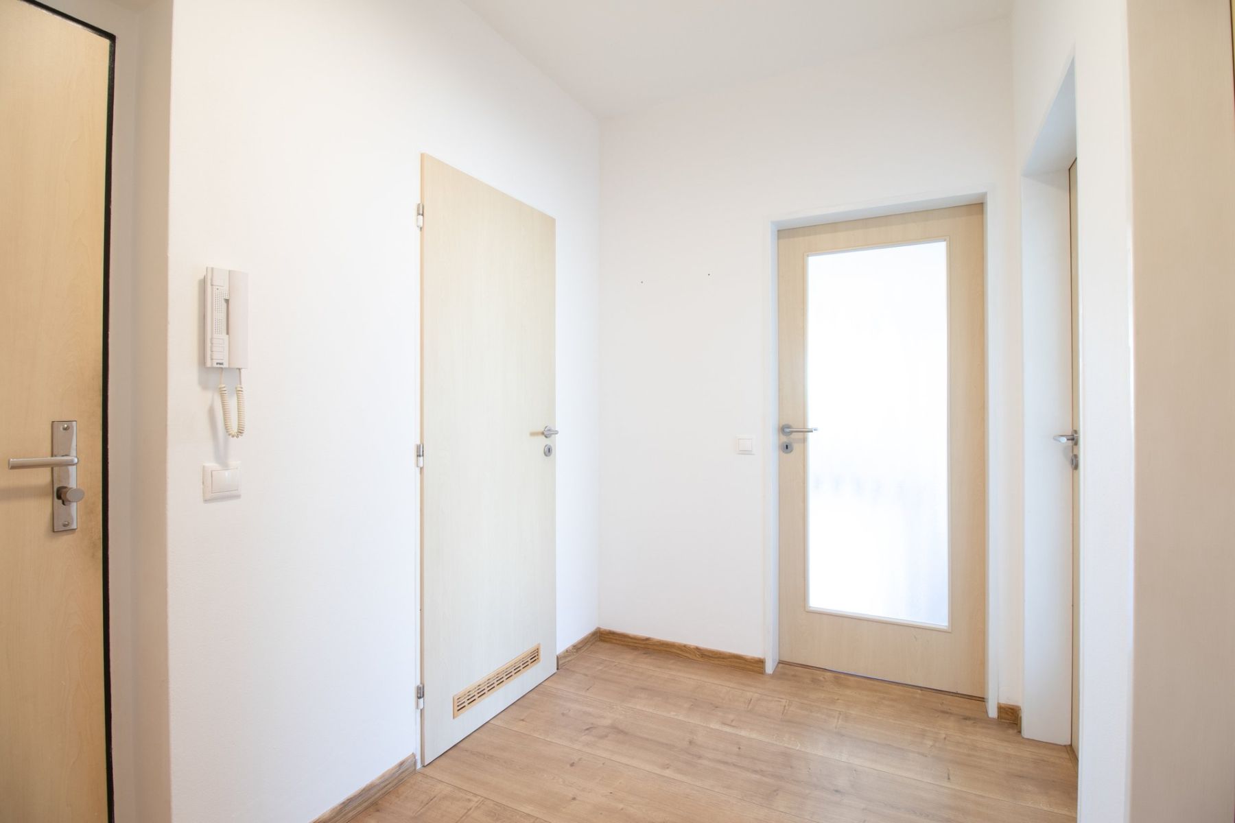Pronájem bytu 2+kk 53 m², Milovice – náhled fotky 14