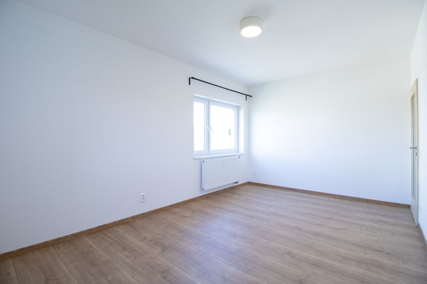 Pronájem bytu 2+kk 53 m², Milovice – náhled fotky 9