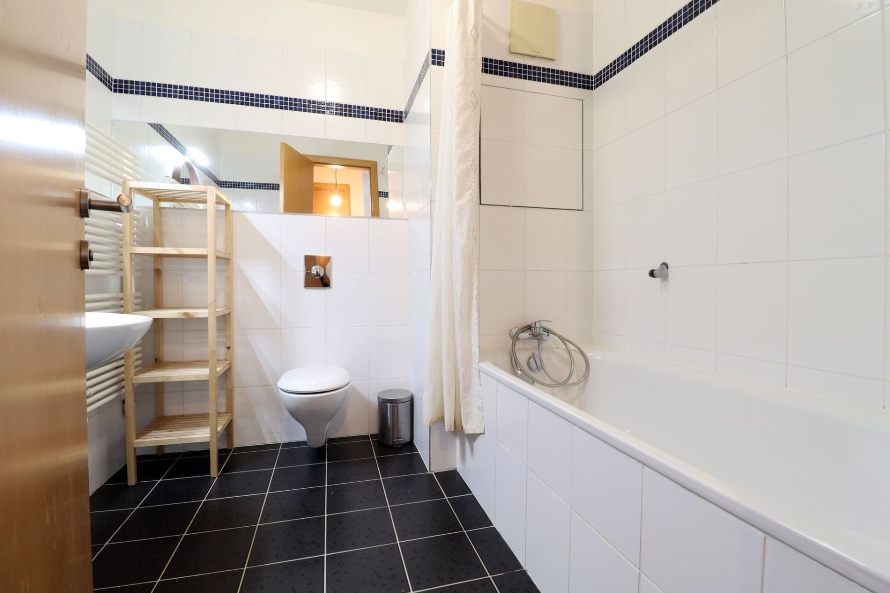 Pronájem bytu 2+kk 56 m², Praha – náhled fotky 12