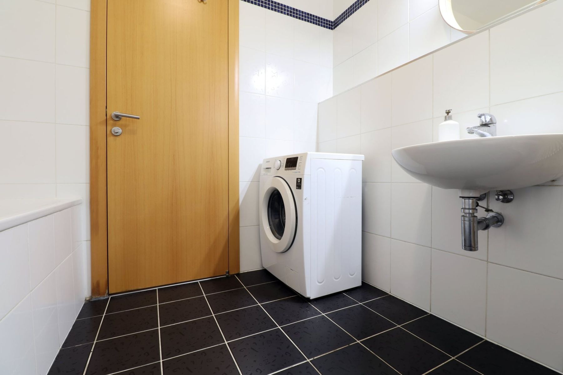 Pronájem bytu 2+kk 56 m², Praha – náhled fotky 13