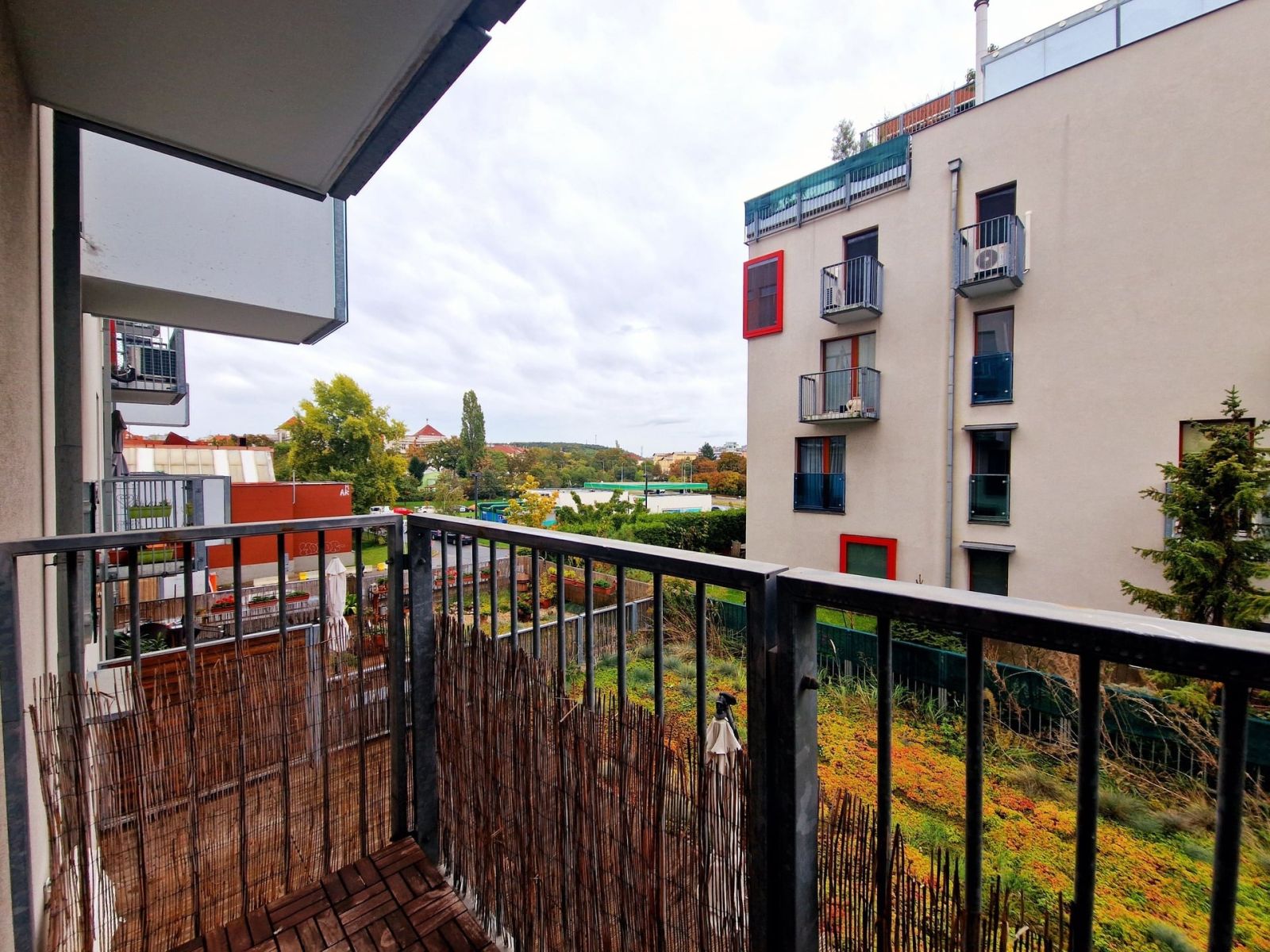 Pronájem bytu 2+kk 56 m², Praha – náhled fotky 3