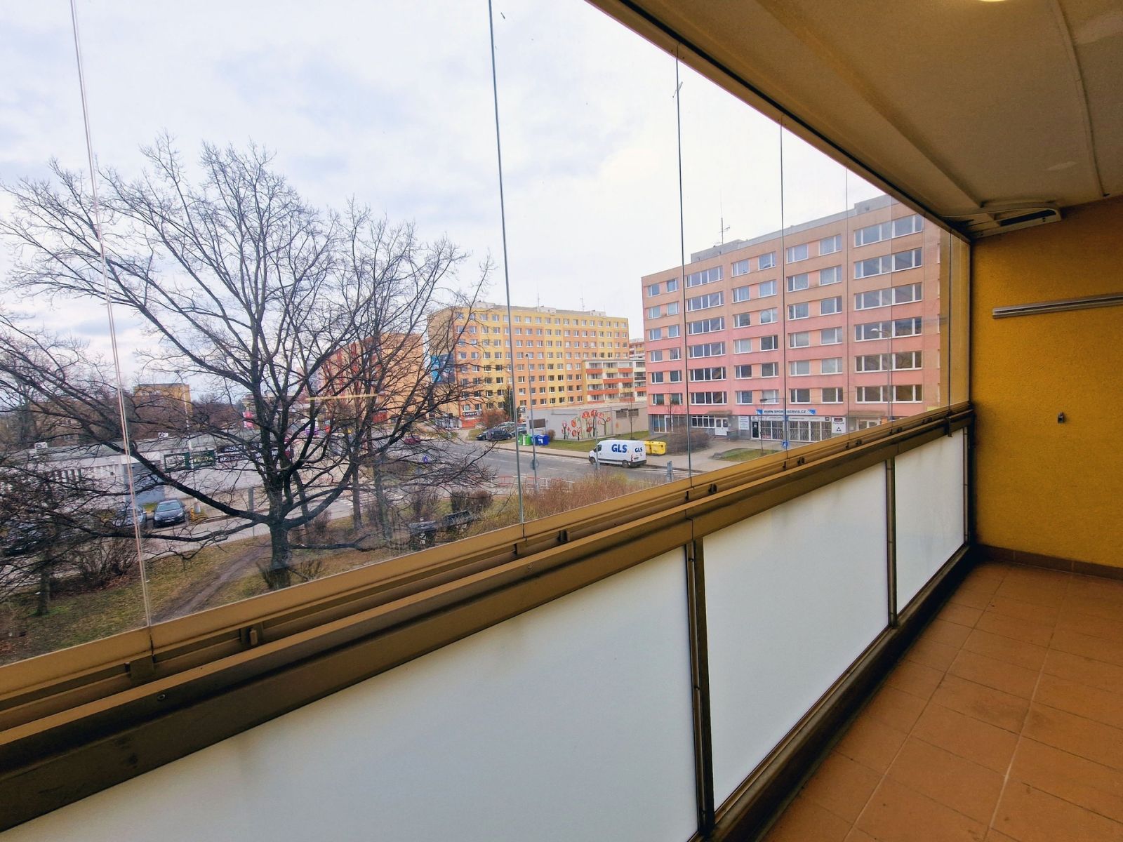 Pronájem bytu 1+kk 32 m², Kladno – náhled fotky 3