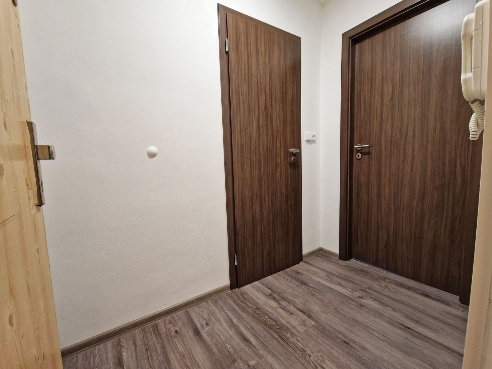 Pronájem bytu 1+kk 32 m², Kladno – náhled fotky 8