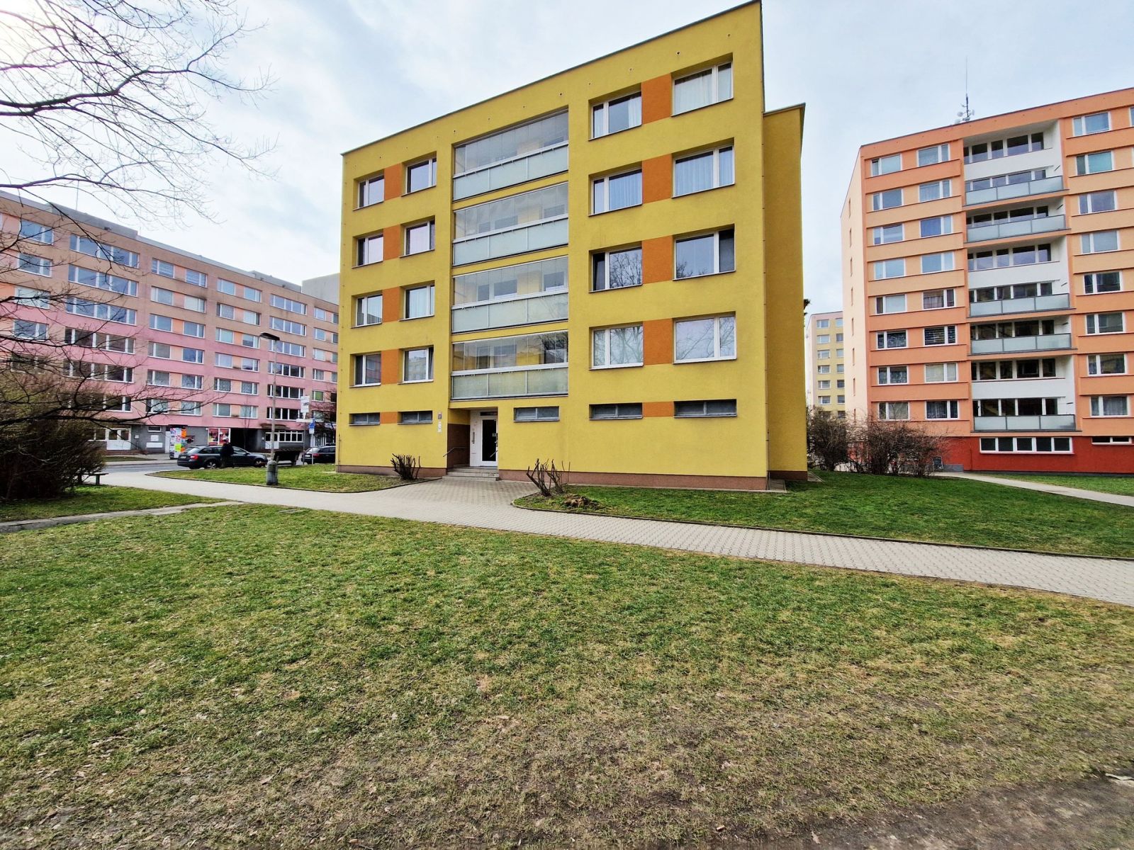 Pronájem bytu 1+kk 32 m², Kladno – náhled fotky 9