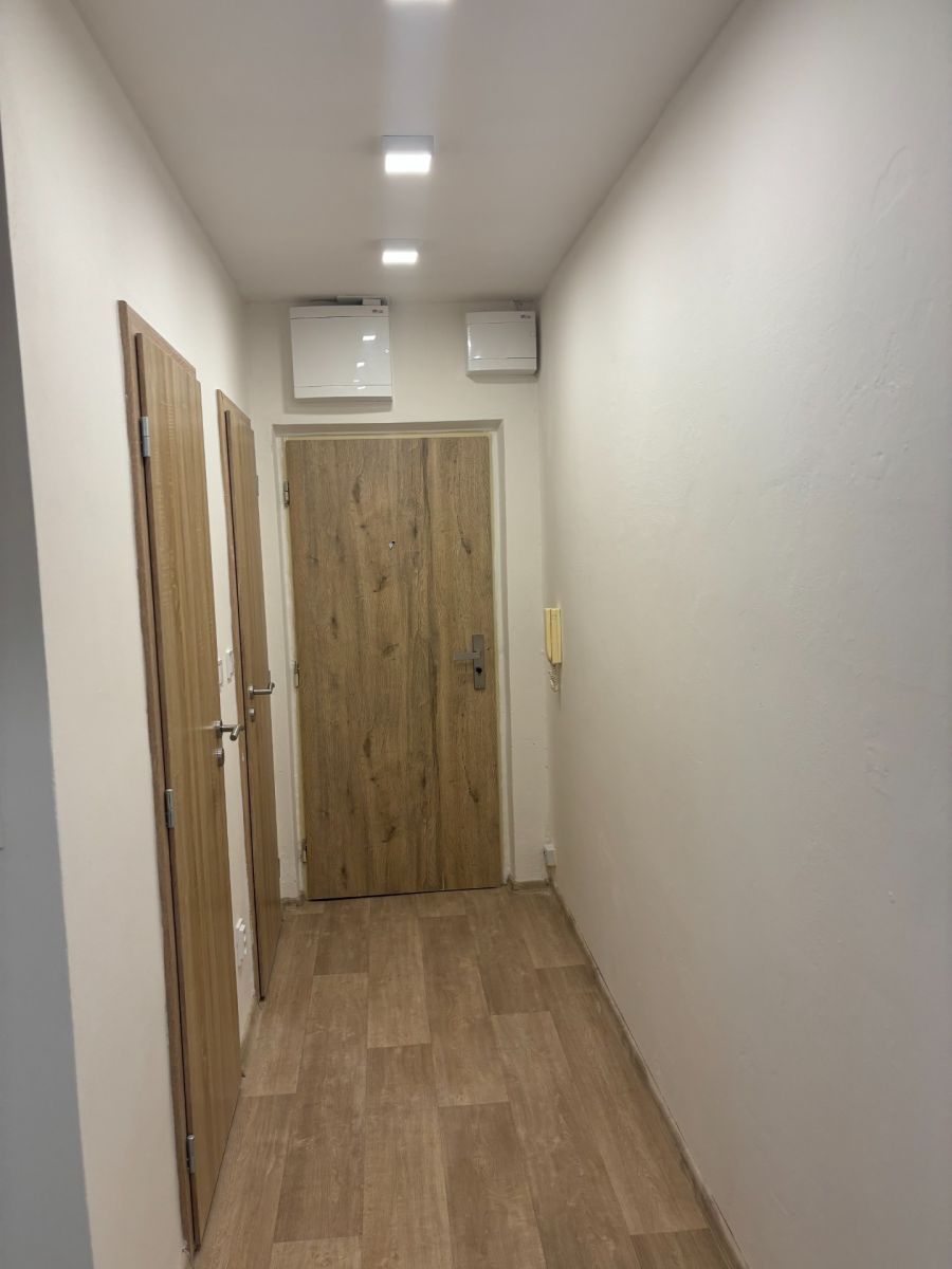 Pronájem bytu 2+1 54 m², Zlín – náhled fotky 3