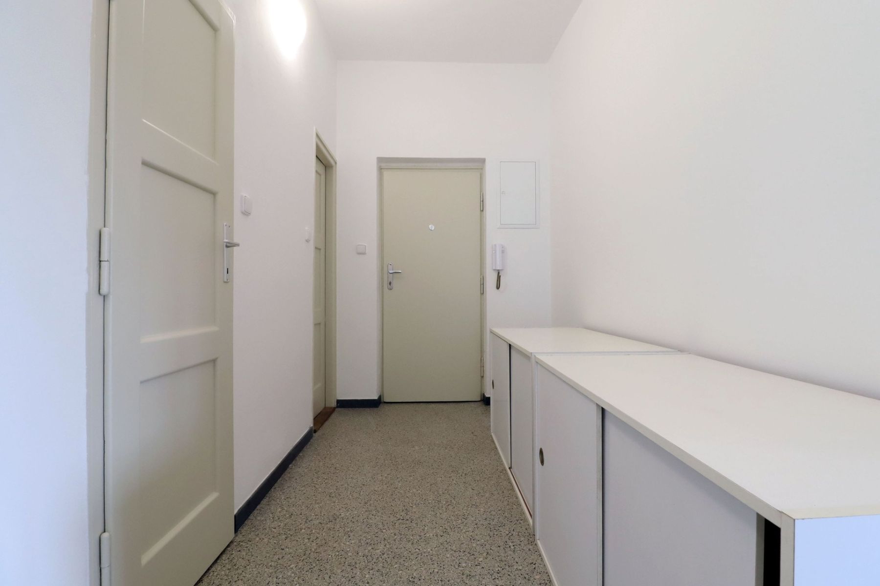 Pronájem bytu 2+1 56 m², Praha – náhled fotky 12