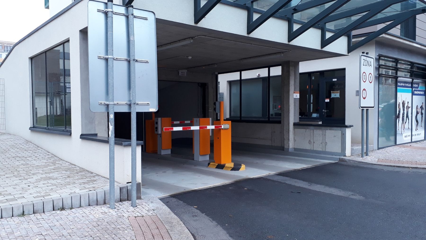 Pronájem bytu 3+kk 70 m², Praha – náhled fotky 14