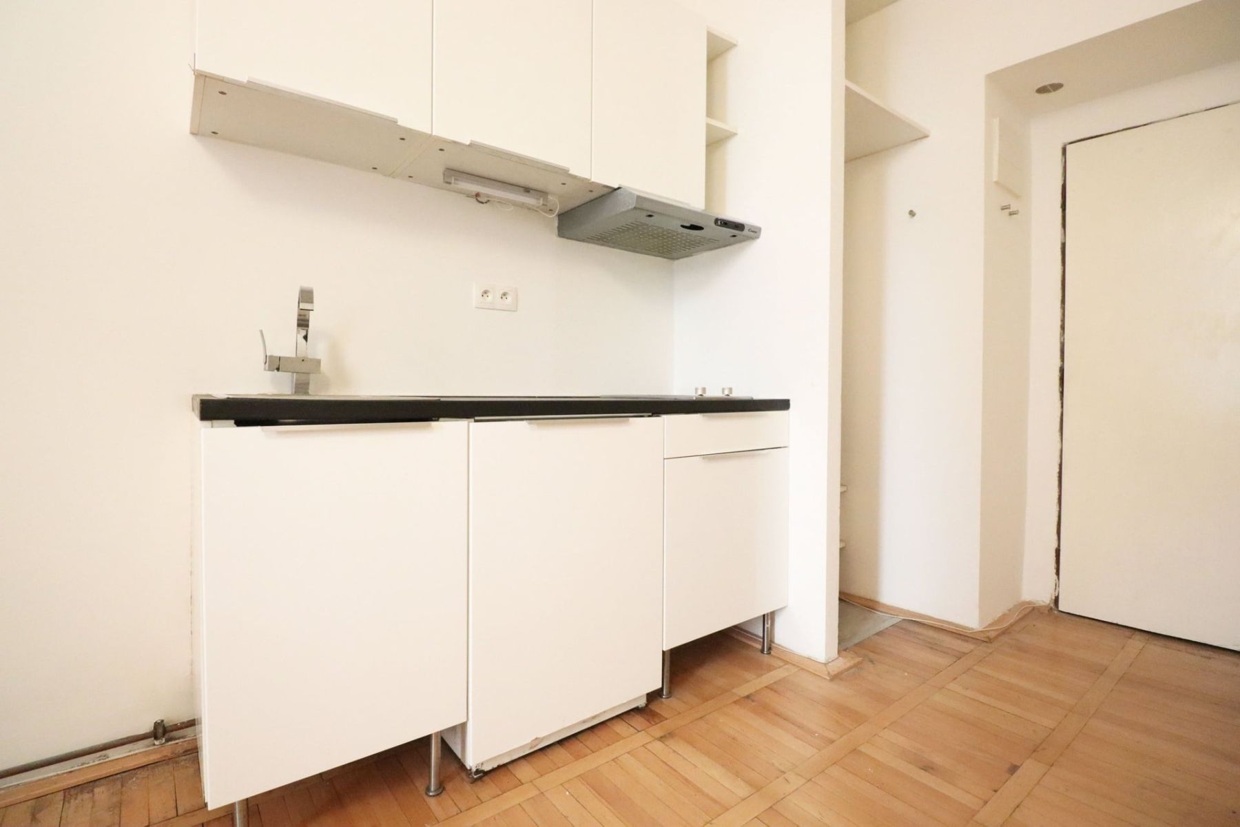 Pronájem bytu 1+kk 20 m², Praha – náhled fotky 5
