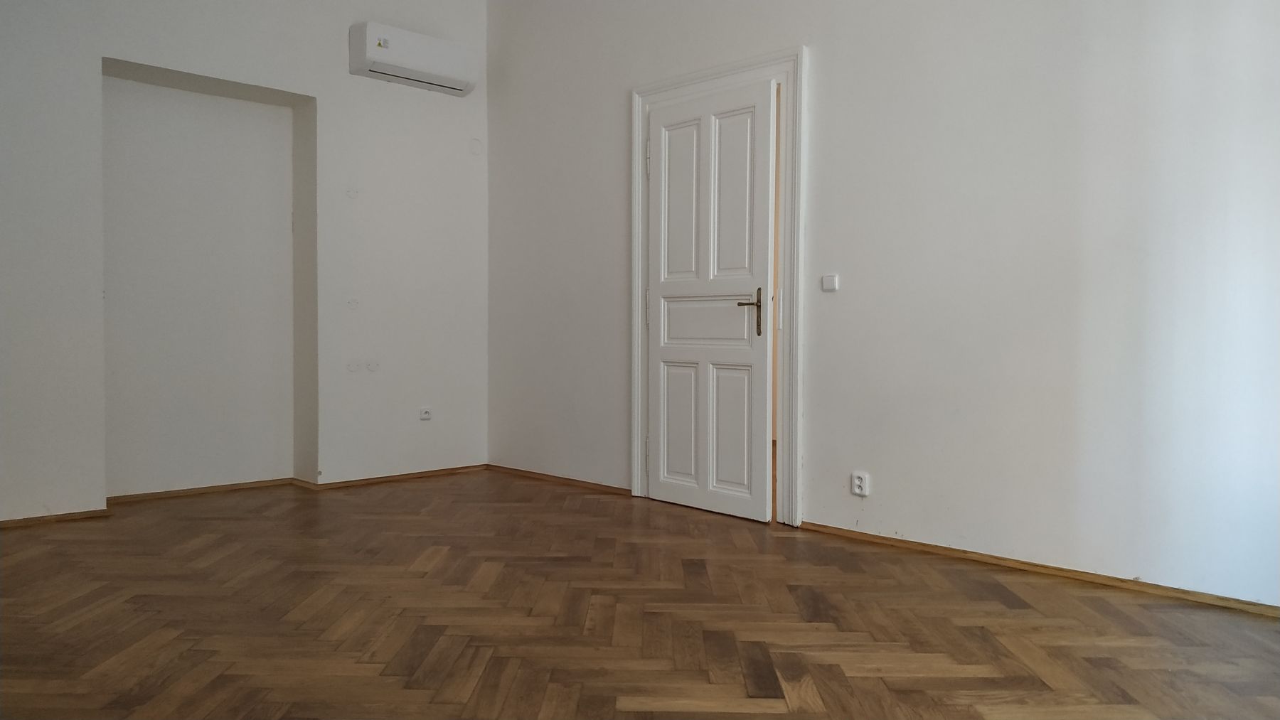 Dobrovského, Praha - Holešovice – fotografie 2