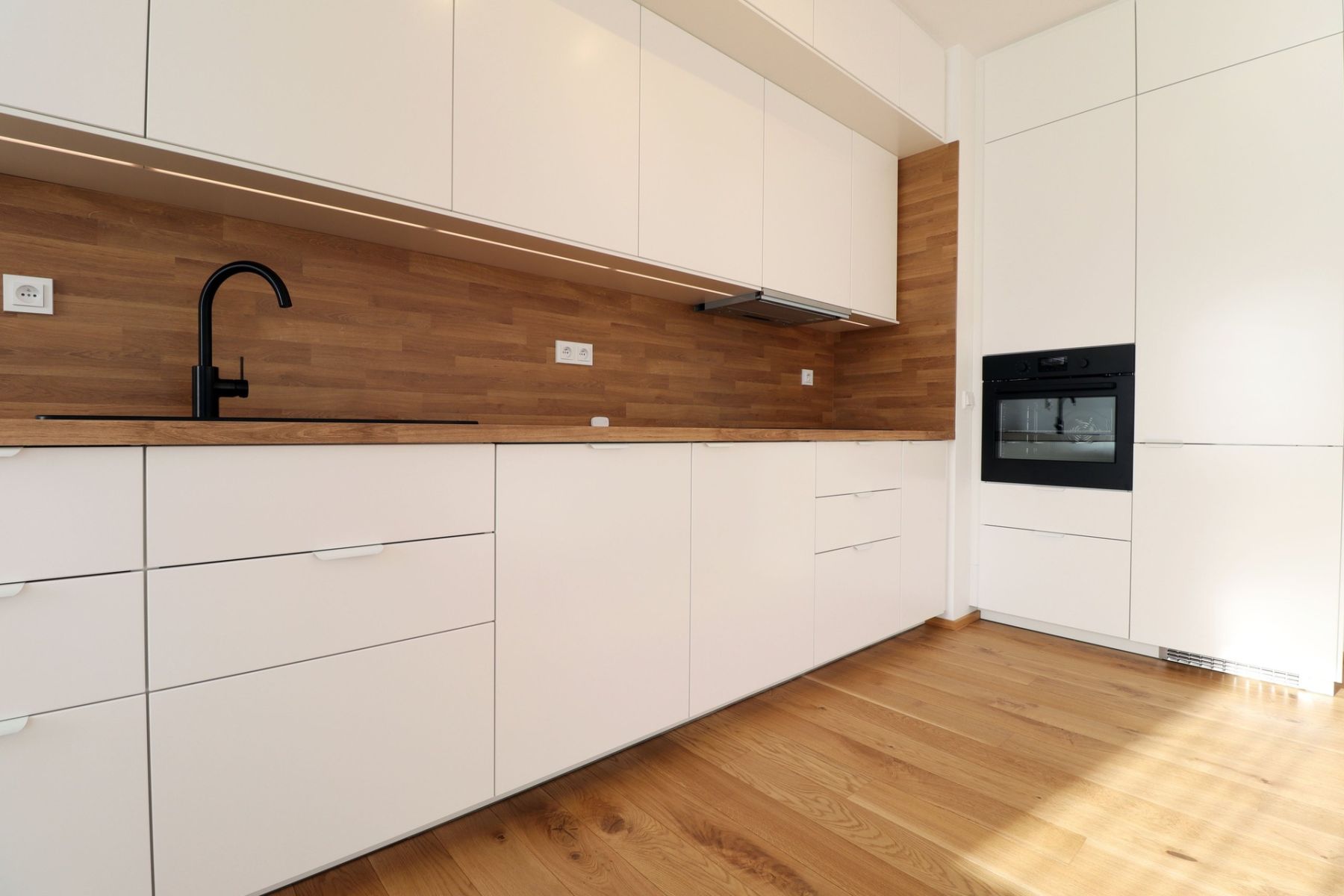 Pronájem bytu 2+kk 55 m², Praha – náhled fotky 2