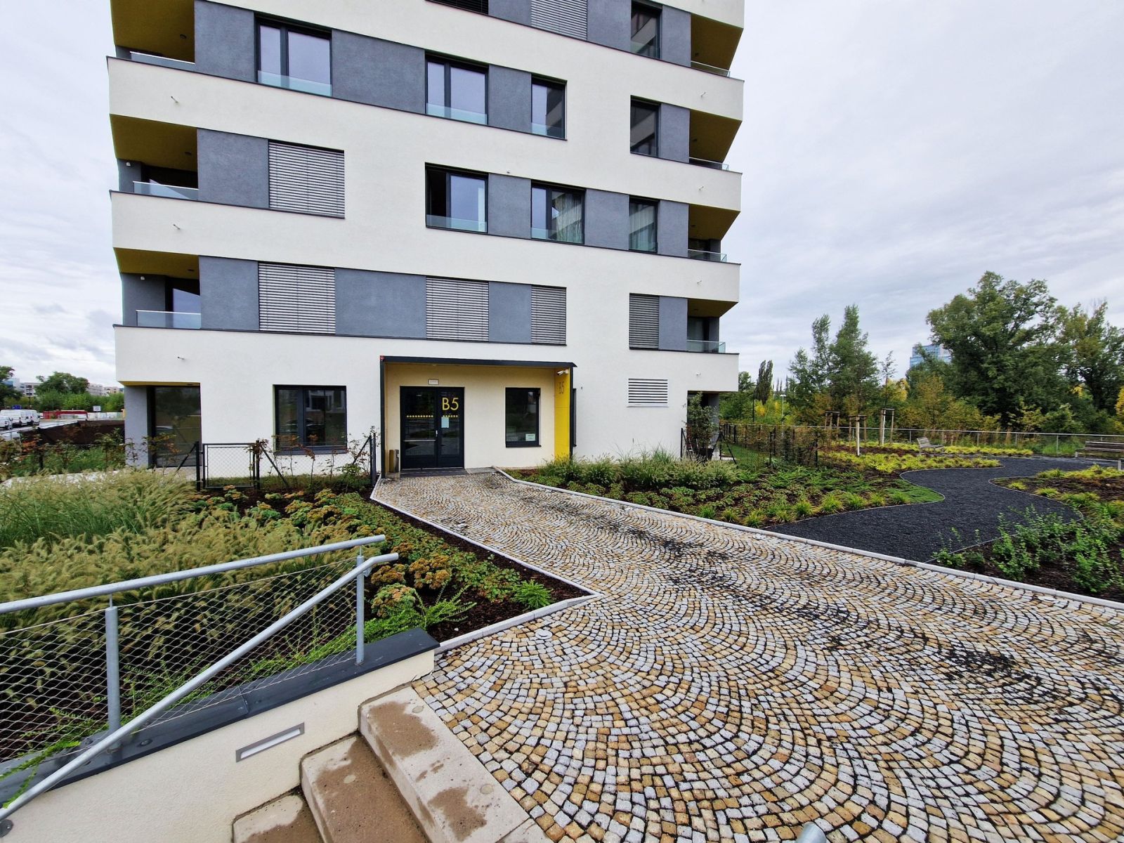 Pronájem bytu 2+kk 55 m², Praha – náhled fotky 29