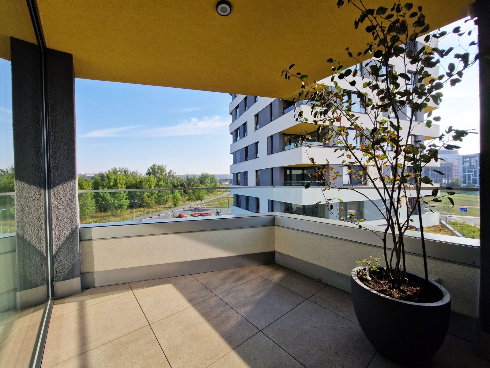 Pronájem bytu 2+kk 55 m², Praha – náhled fotky 3