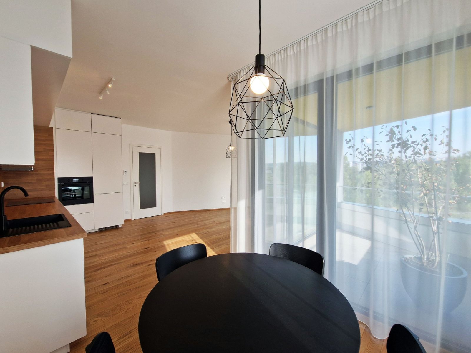 Pronájem bytu 2+kk 55 m², Praha – náhled fotky 5