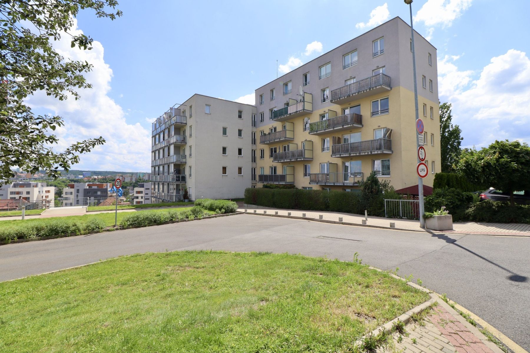 Pronájem bytu 2+kk 49 m², Praha – náhled fotky 16