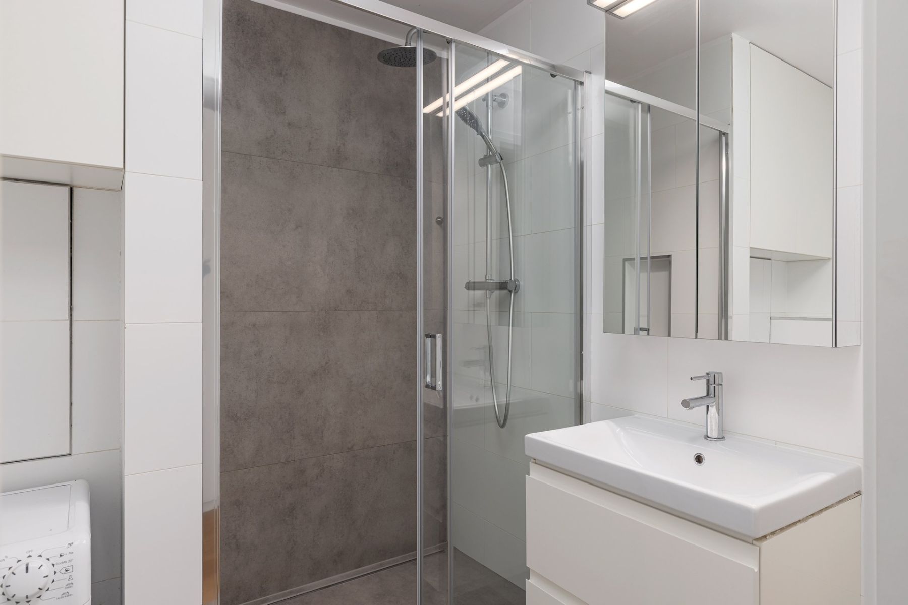 Pronájem bytu 2+kk 43 m², Praha – náhled fotky 9