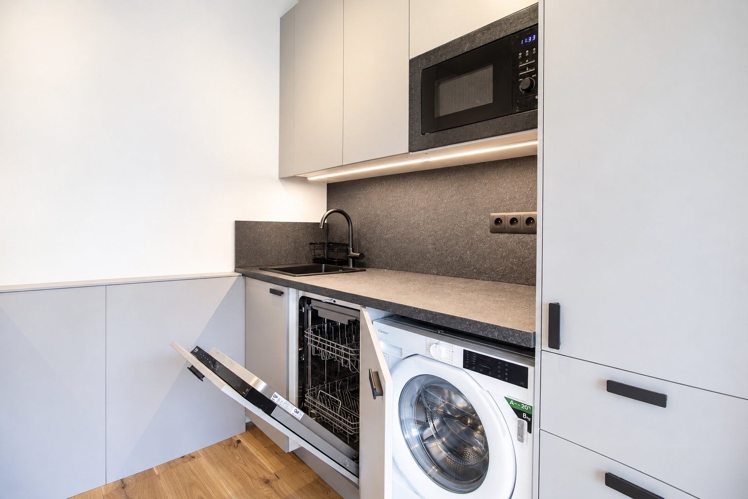 Pronájem bytu 1+kk 36 m², Praha – náhled fotky 7