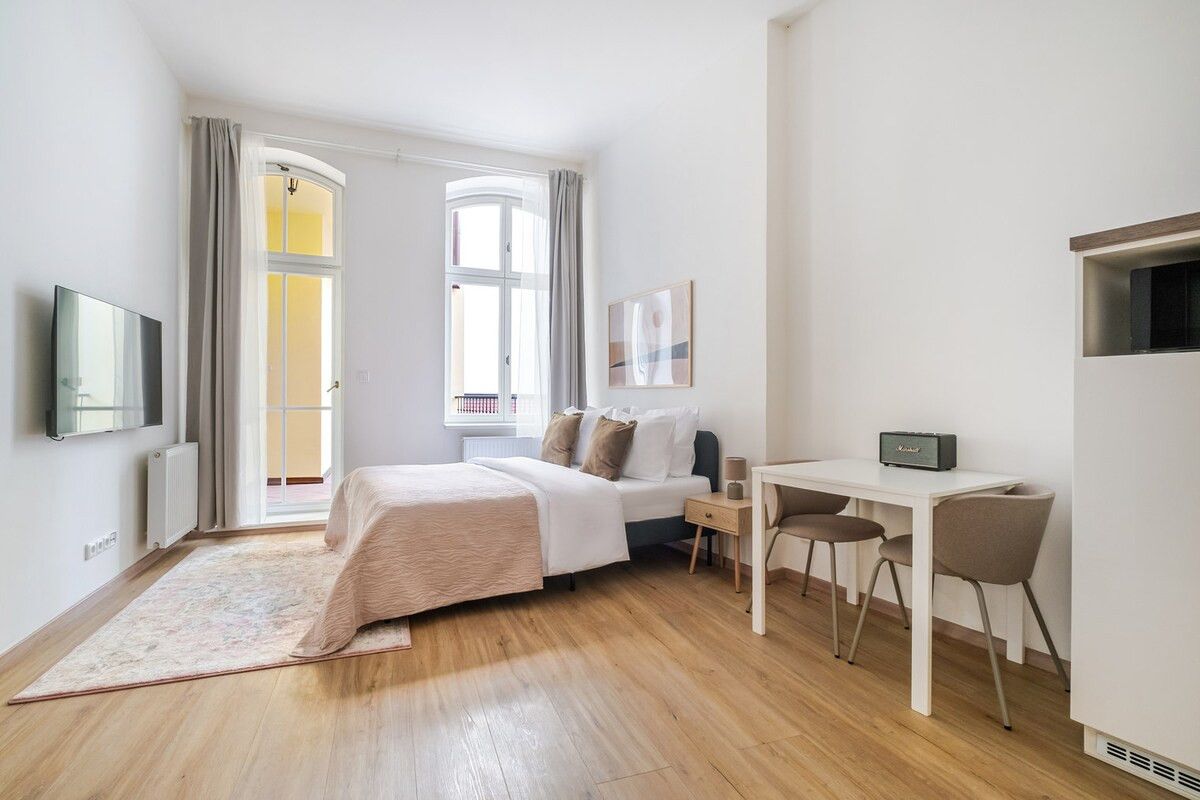Prvního pluku, Praha - Karlín