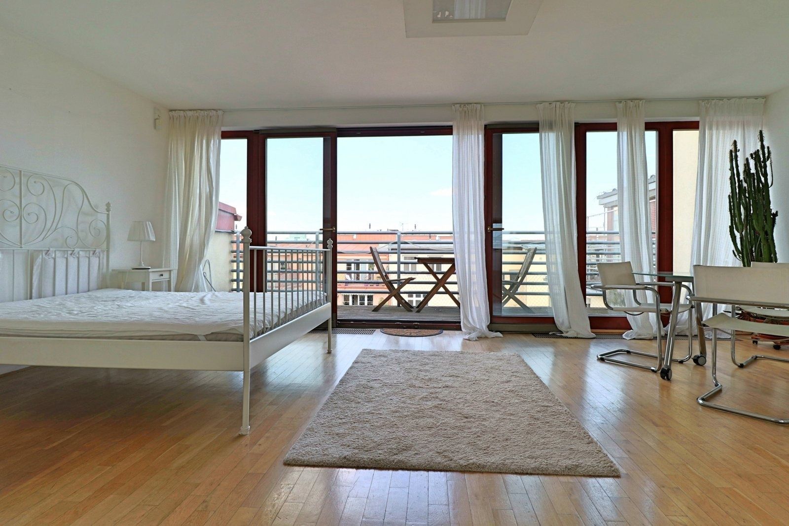 Pronájem bytu 2+kk 70 m², Praha – náhled fotky 2