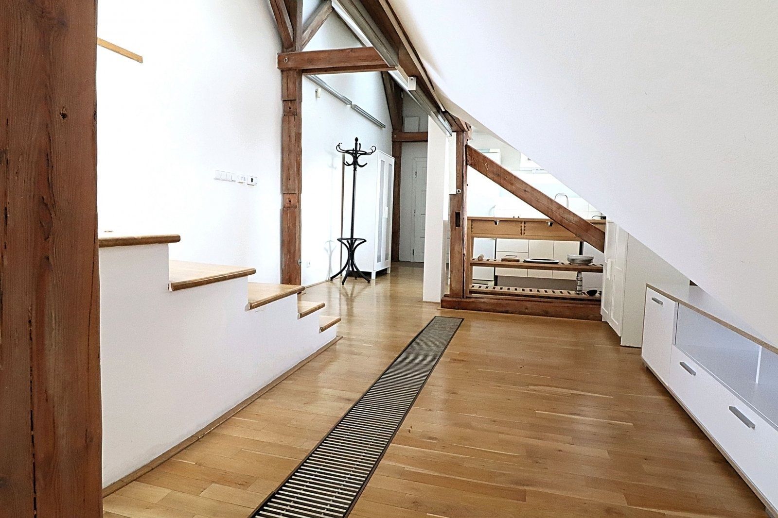 Pronájem bytu 2+kk 70 m², Praha – náhled fotky 6