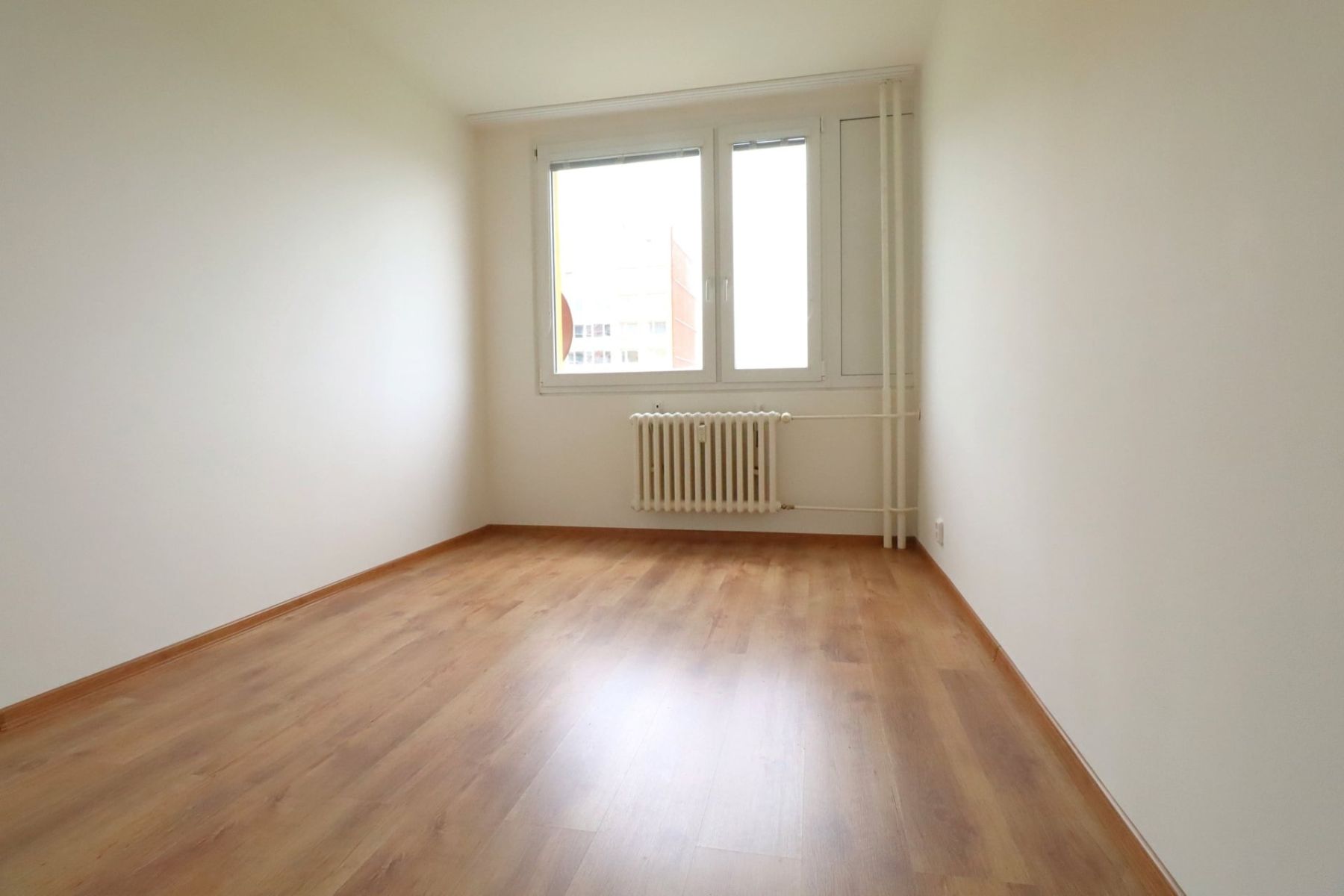 Pronájem bytu 2+kk, 40 m² (6 z 10)