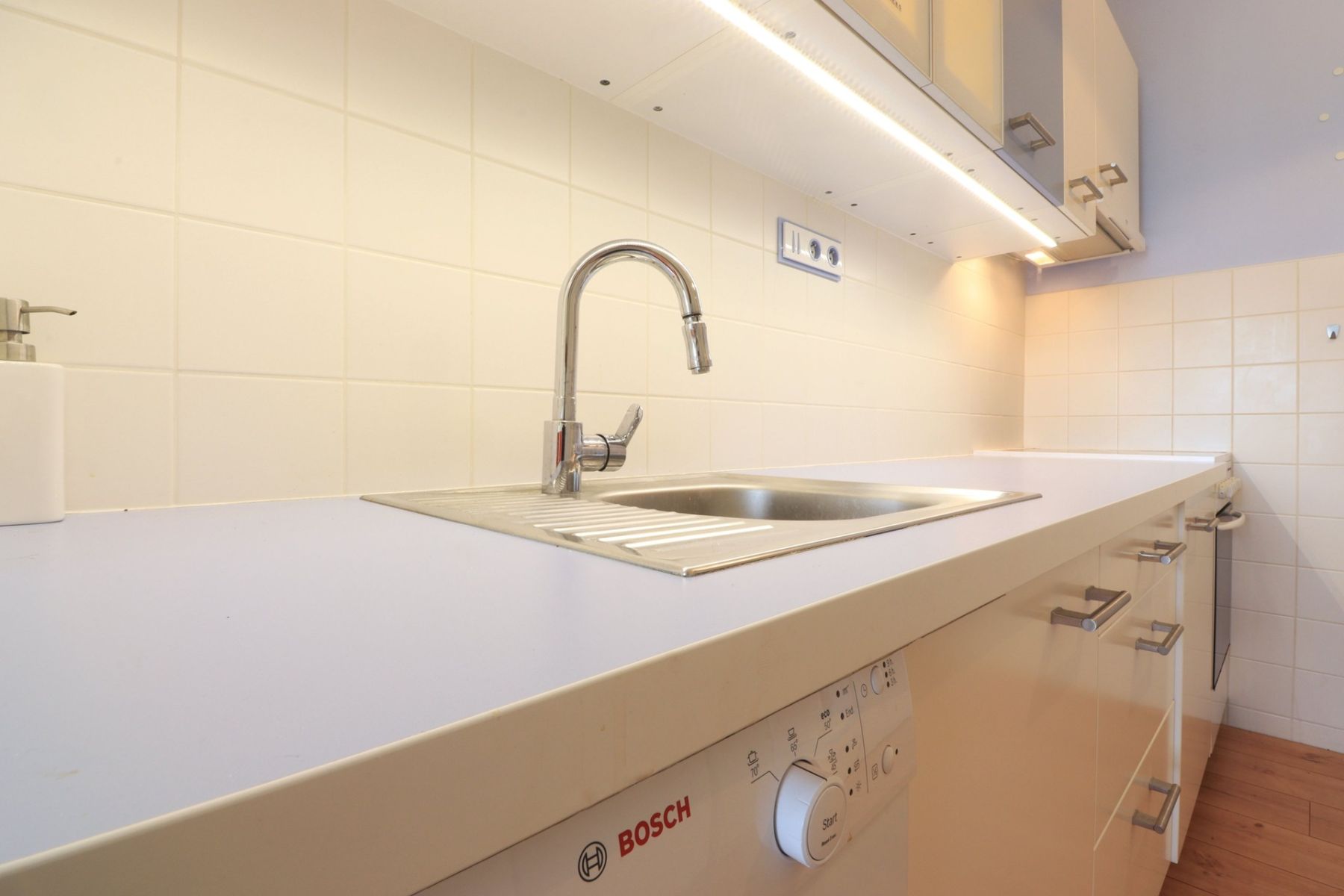 Pronájem bytu 3+kk 63 m², Praha – náhled fotky 4