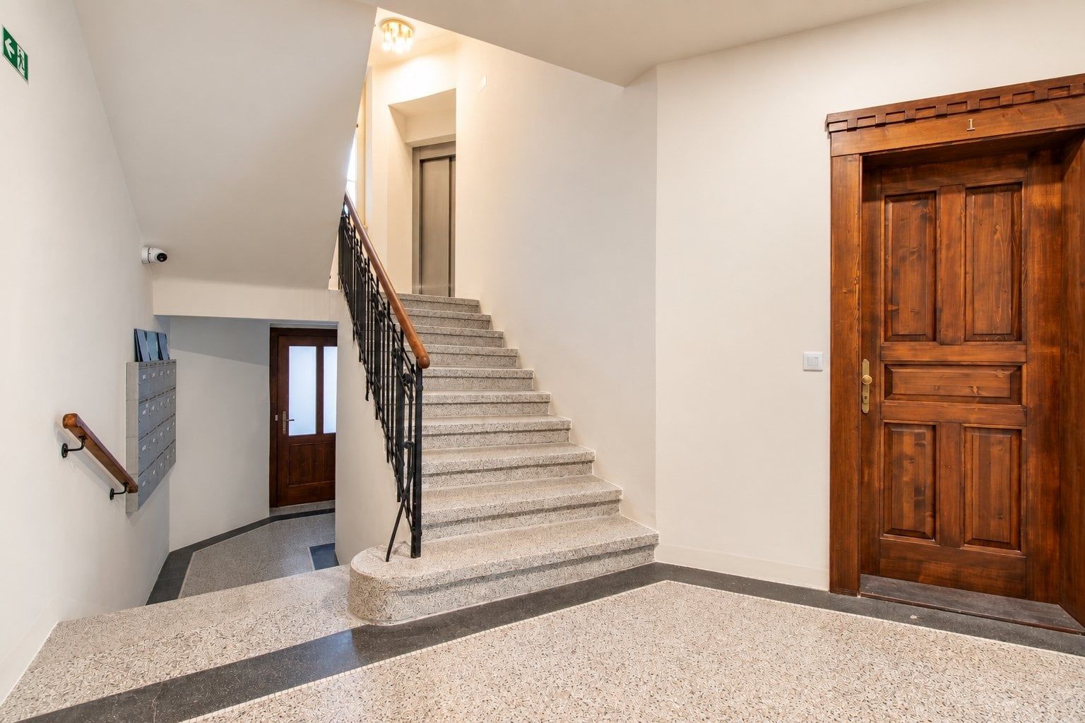 Pronájem bytu 2+kk 57 m², Praha – náhled fotky 18