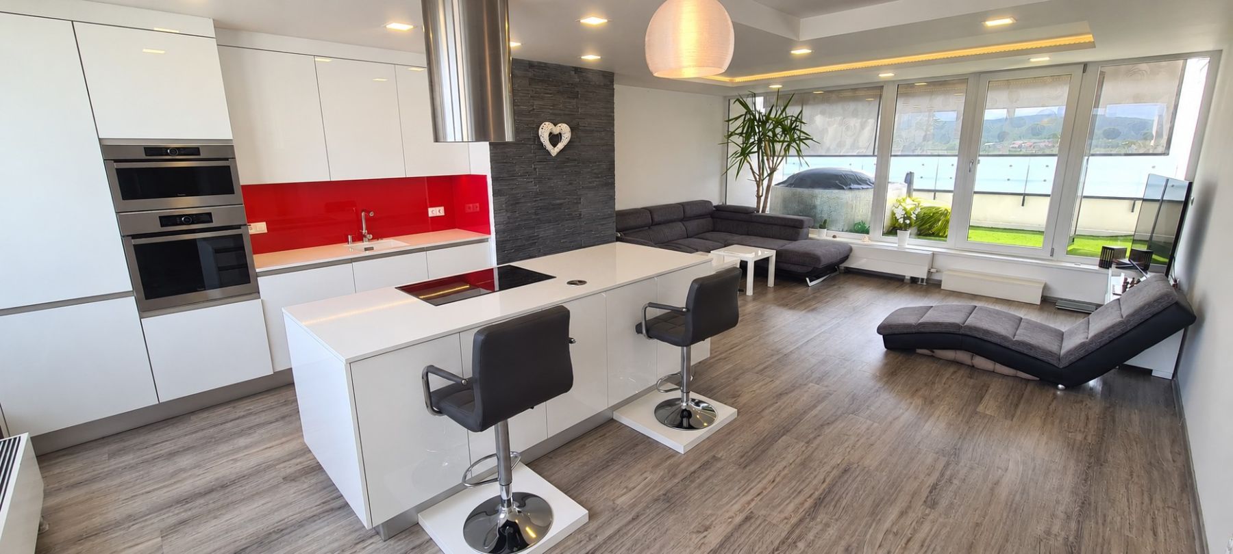 Pronájem bytu 5+kk 122 m²