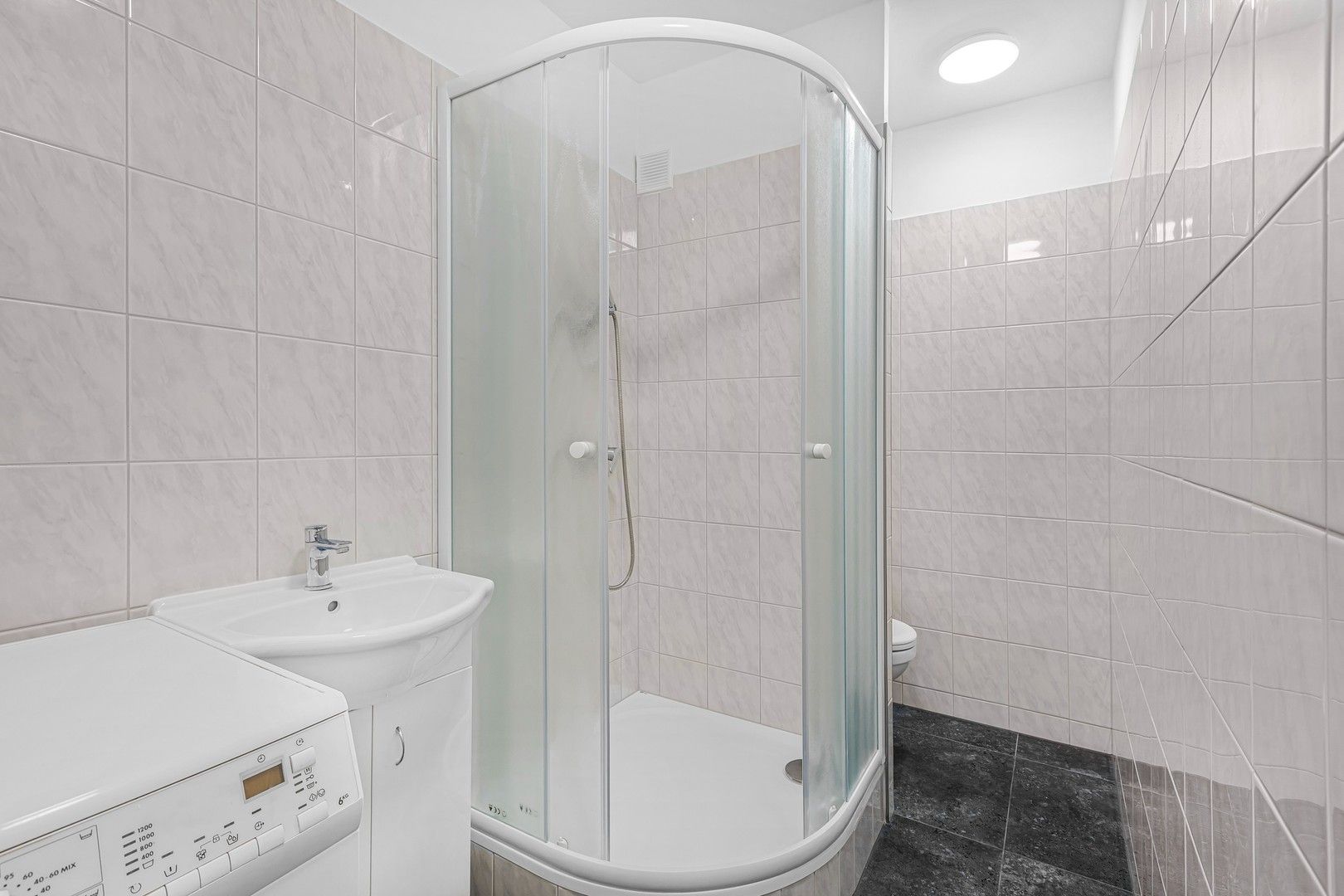 Pronájem bytu 2+kk 32 m², Praha – náhled fotky 9