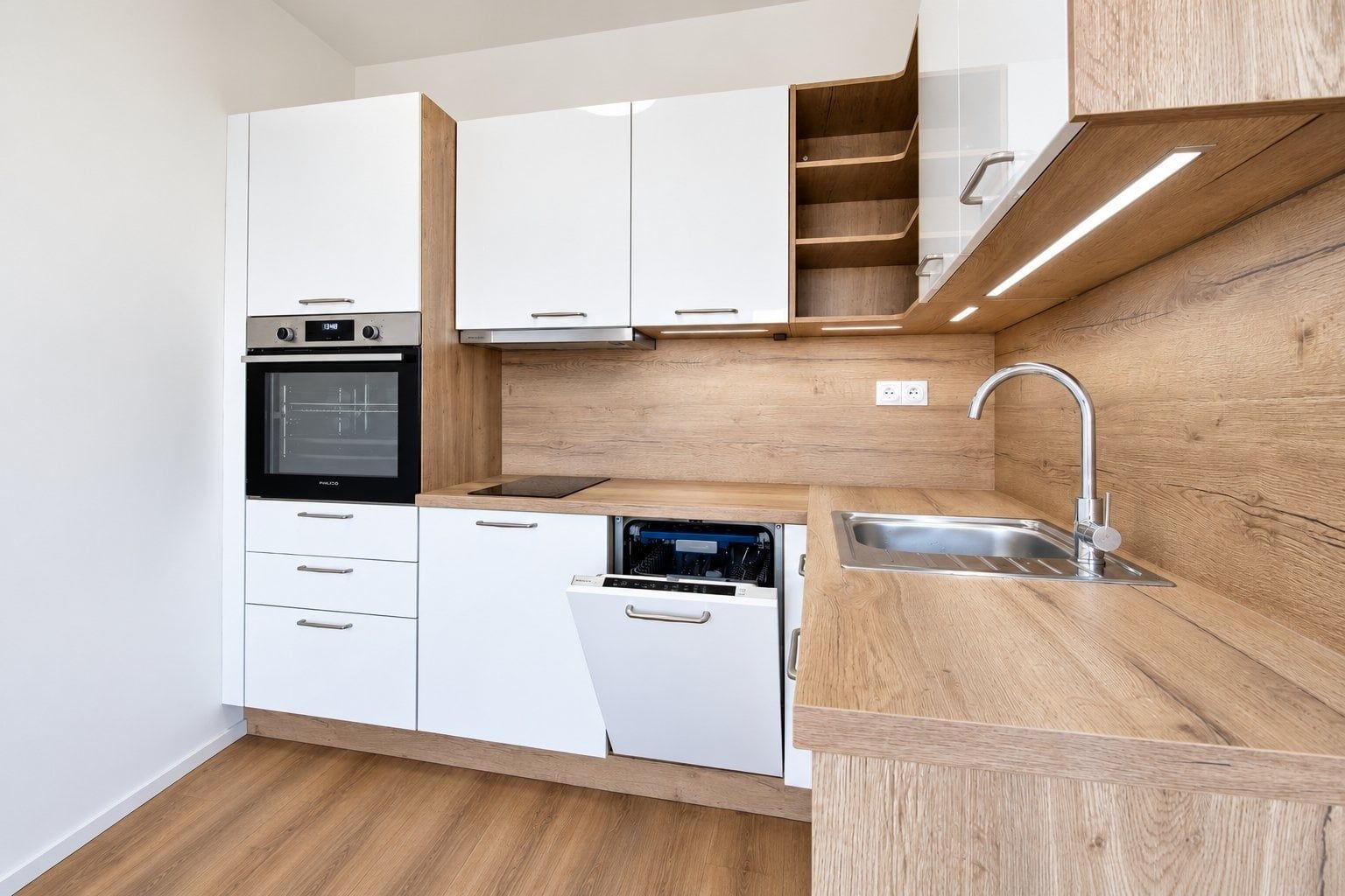 Pronájem bytu 1+kk 31 m², Praha – náhled fotky 7