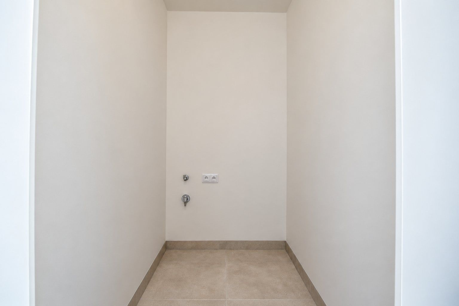 Pronájem bytu 2+kk 55 m², Praha – náhled fotky 12