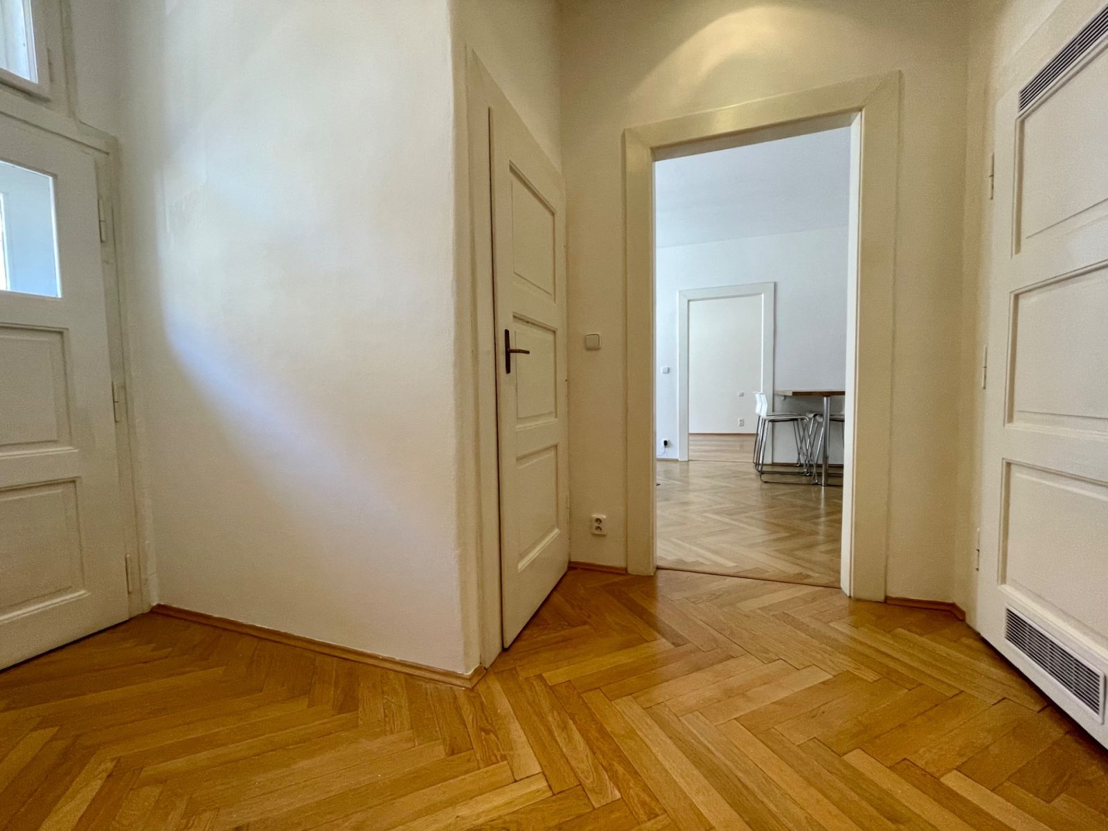 Pronájem bytu 2+kk 51 m², Praha – náhled fotky 8