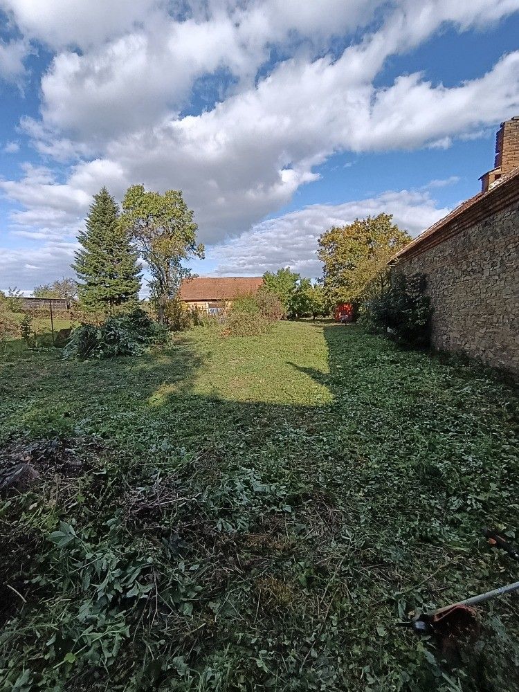 Prodej pozemku, Hluchov