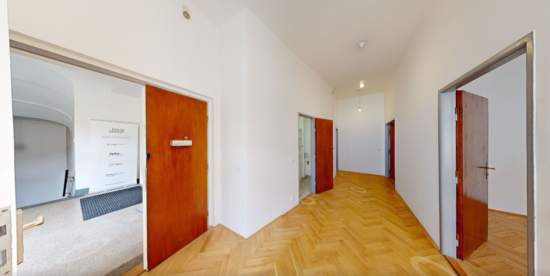 Pronájem bytu 5+kk 155 m², Praha – náhled fotky 2