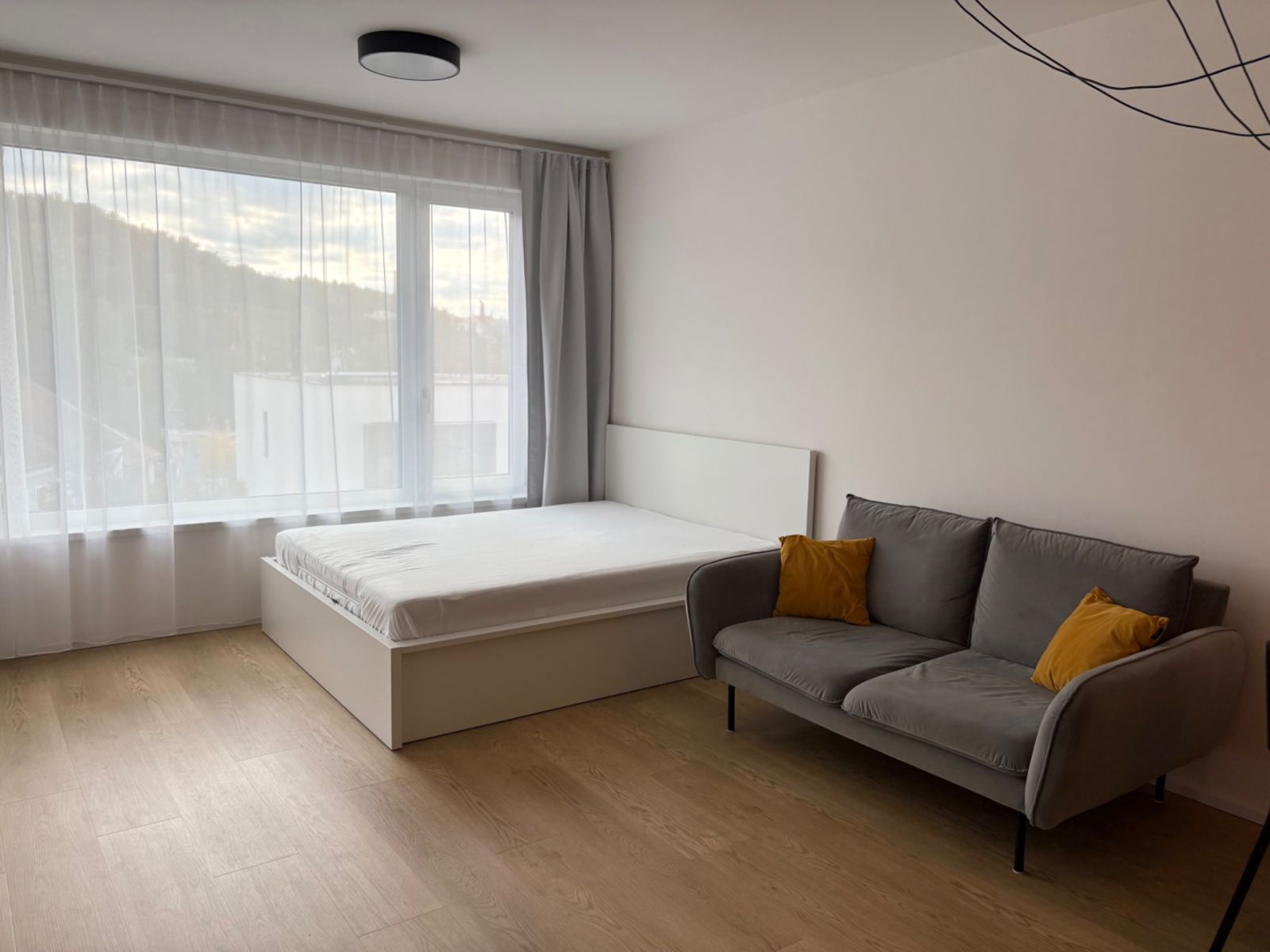 Pronájem bytu 1+kk 40 m², Praha – náhled fotky 9