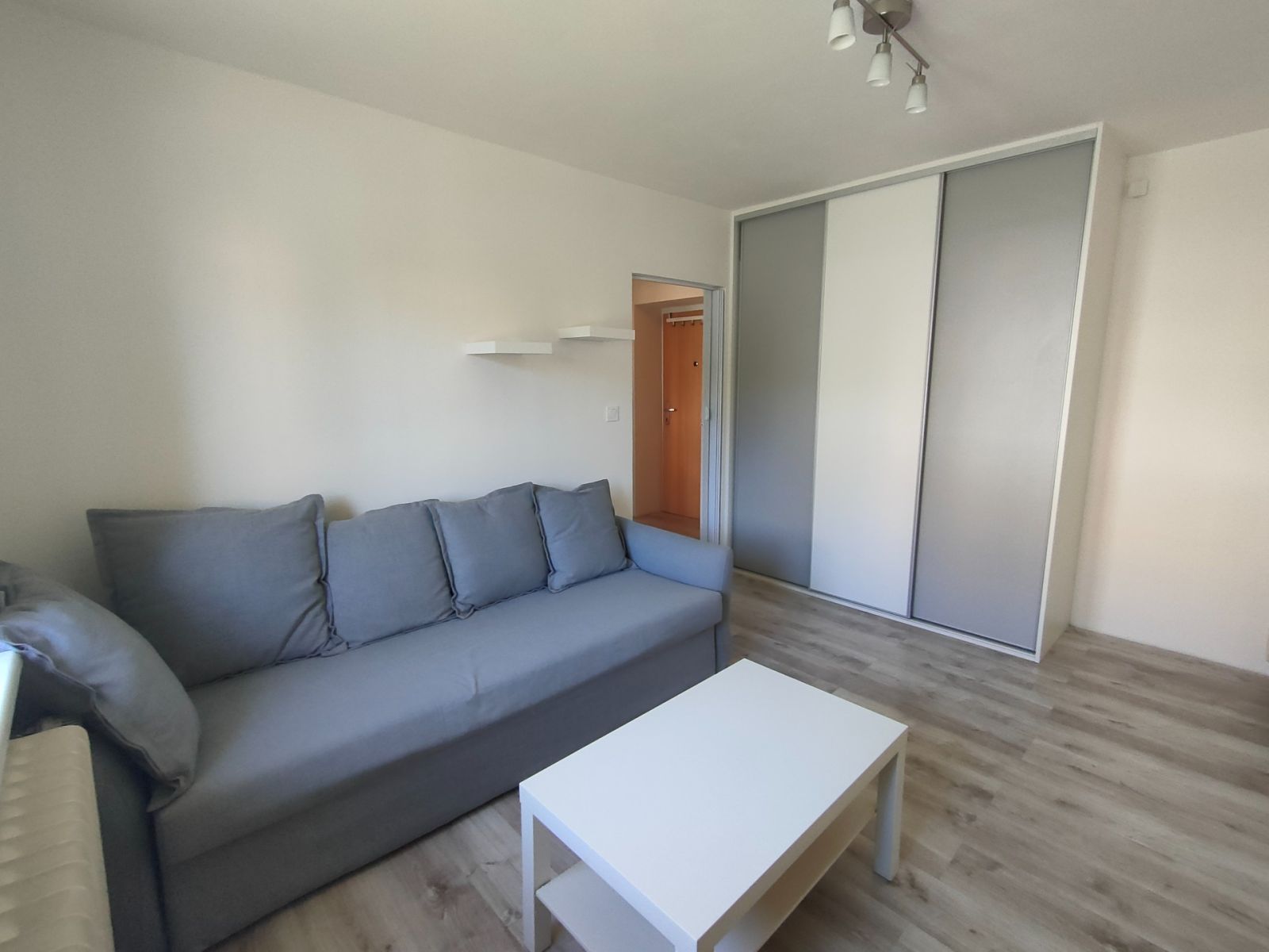 Pronájem bytu 1+1 30 m², Stochov – náhled fotky 5
