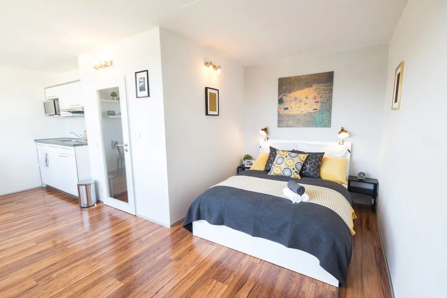 Pronájem bytu 1+kk 28 m², Praha – náhled fotky 4