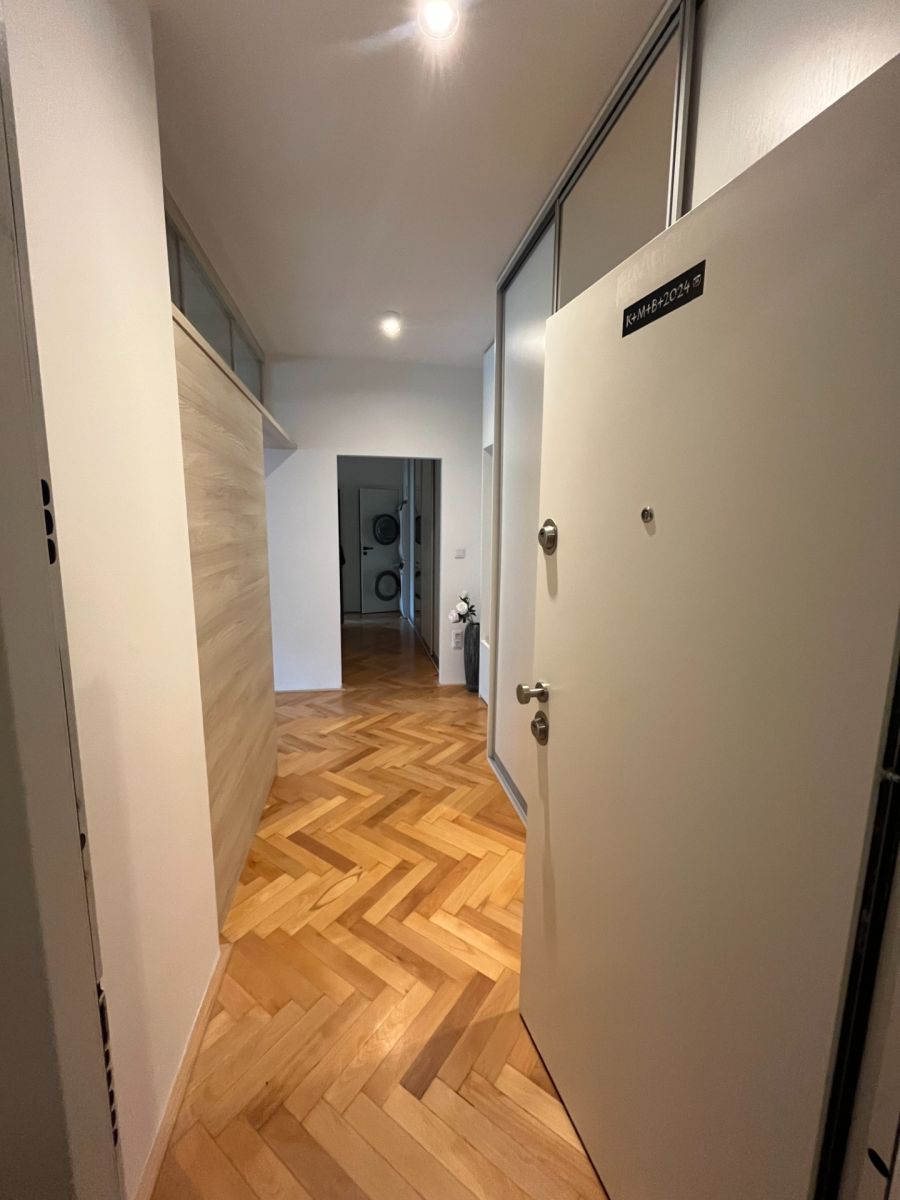 The 2+kk flat for rent, 65 m² (2 of 13)