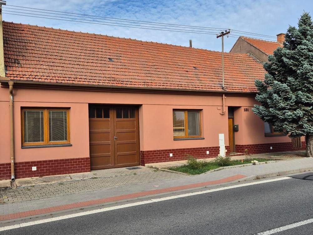 Prodej domu 5+kk 210 m², Moutnice – fotka 1 z 20
