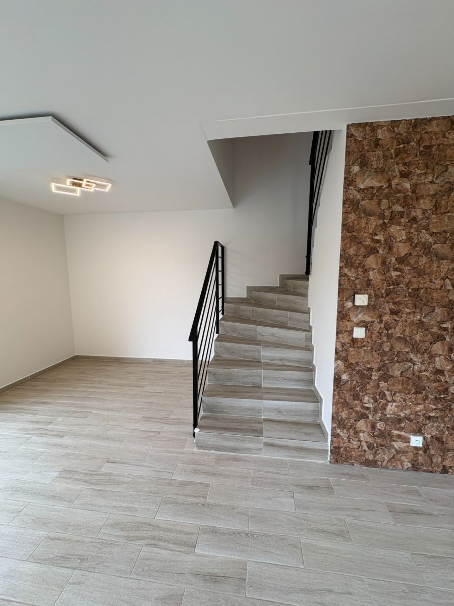 Pronájem domu 3+kk 80 m², Škvorec – náhled fotky 5