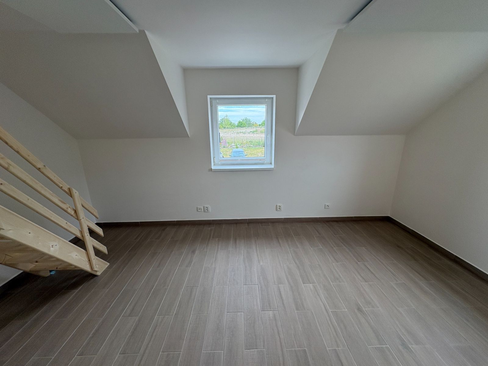 Pronájem domu 3+kk 80 m², Škvorec – náhled fotky 9