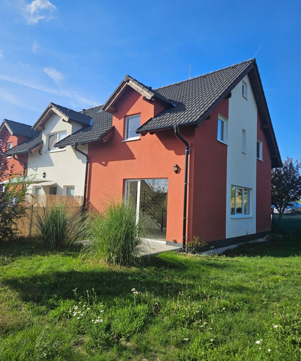 Pronájem domu 3+kk 80 m², Škvorec – fotka 1 z 16