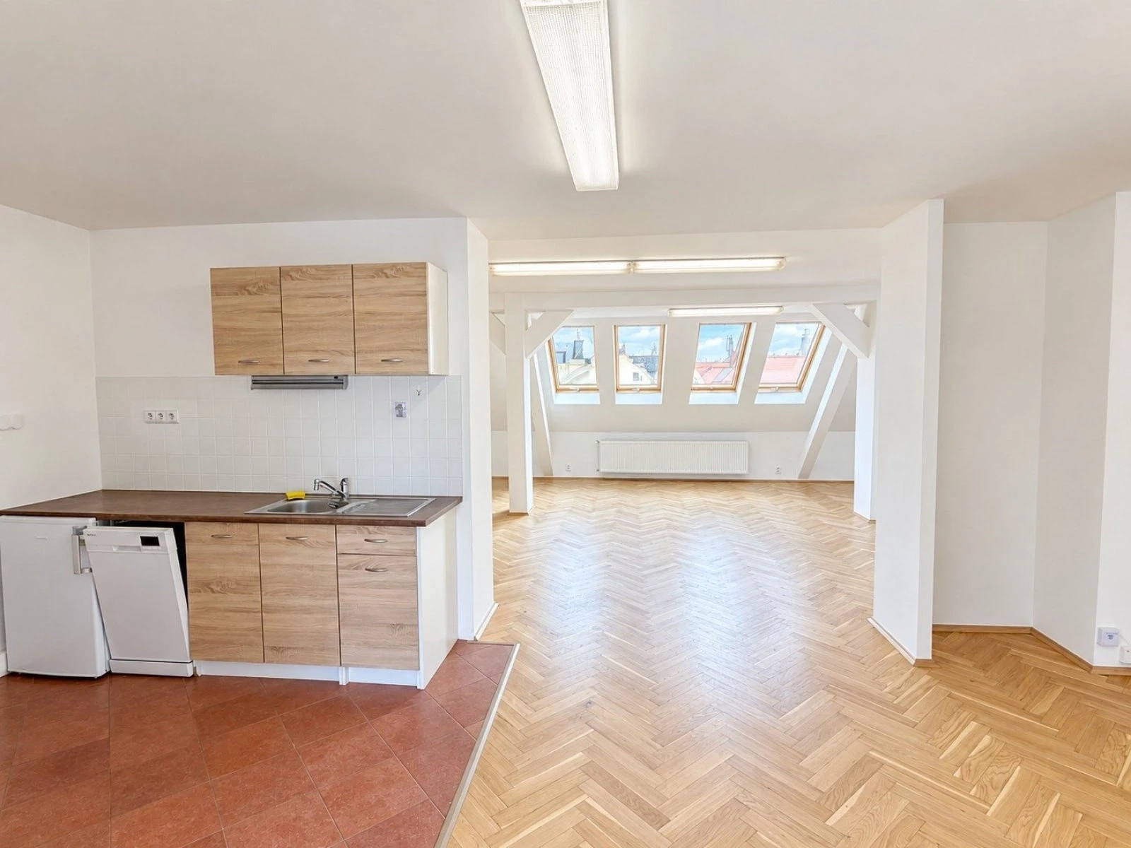 Pronájem komerčního prostoru 162 m², Praha – náhled fotky 4
