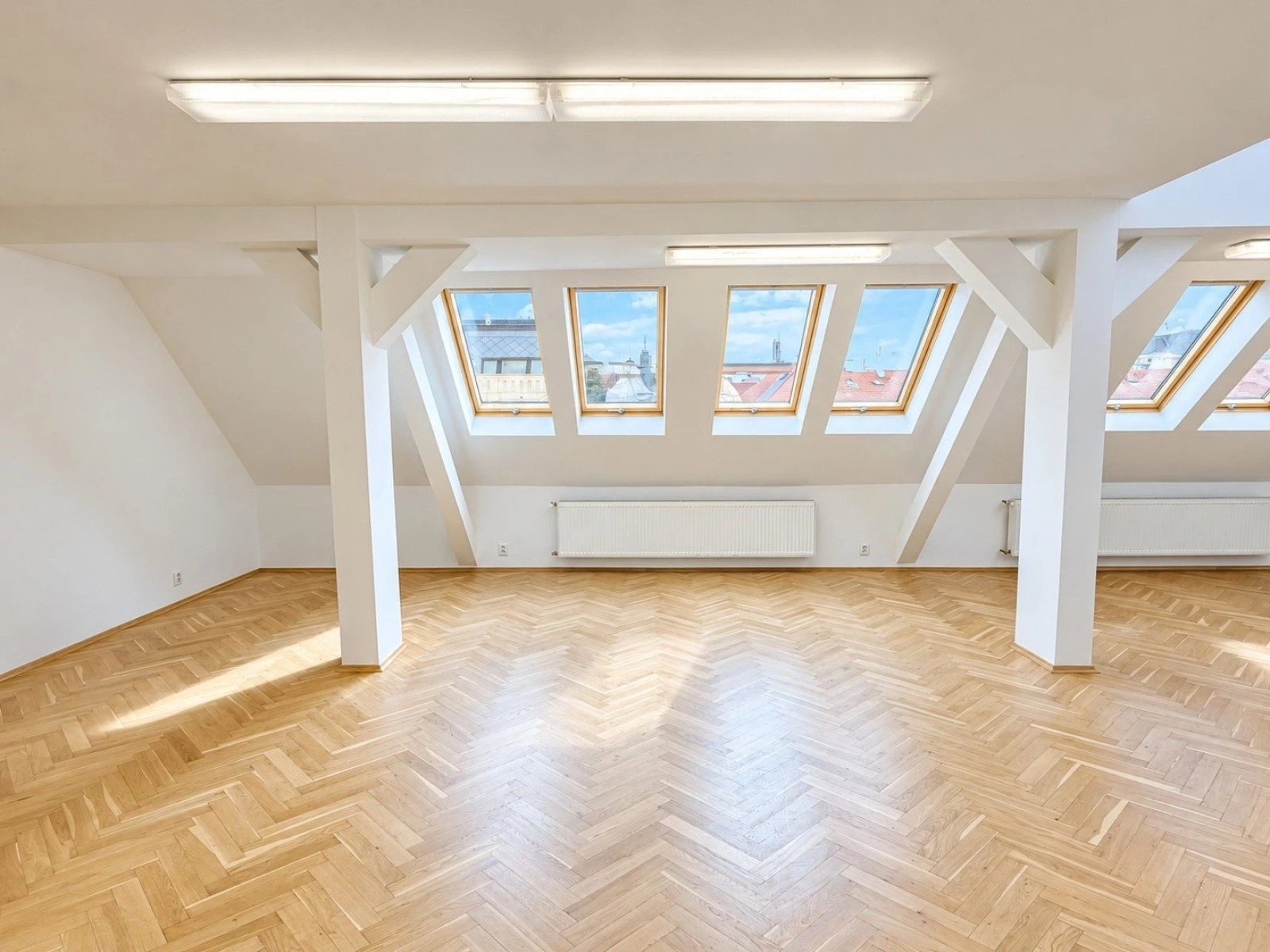 Pronájem komerčního prostoru 162 m², Praha – náhled fotky 2