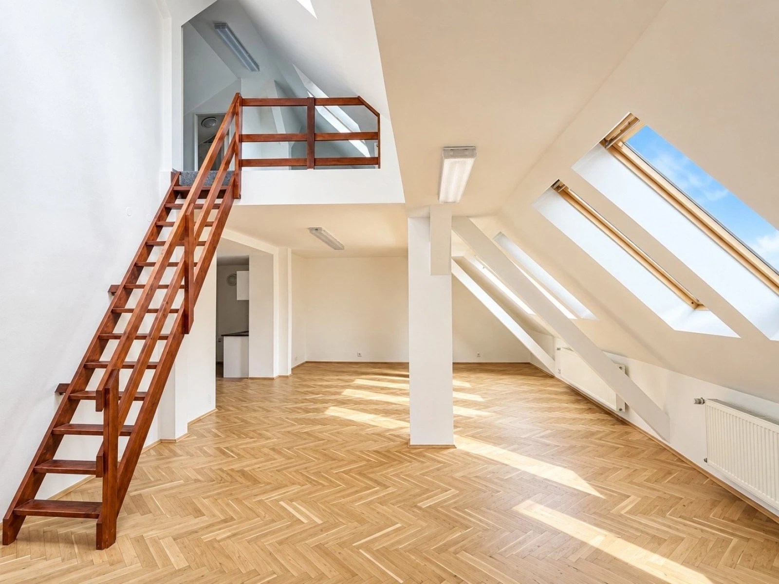 Pronájem komerčního prostoru 162 m², Praha – náhled fotky 12