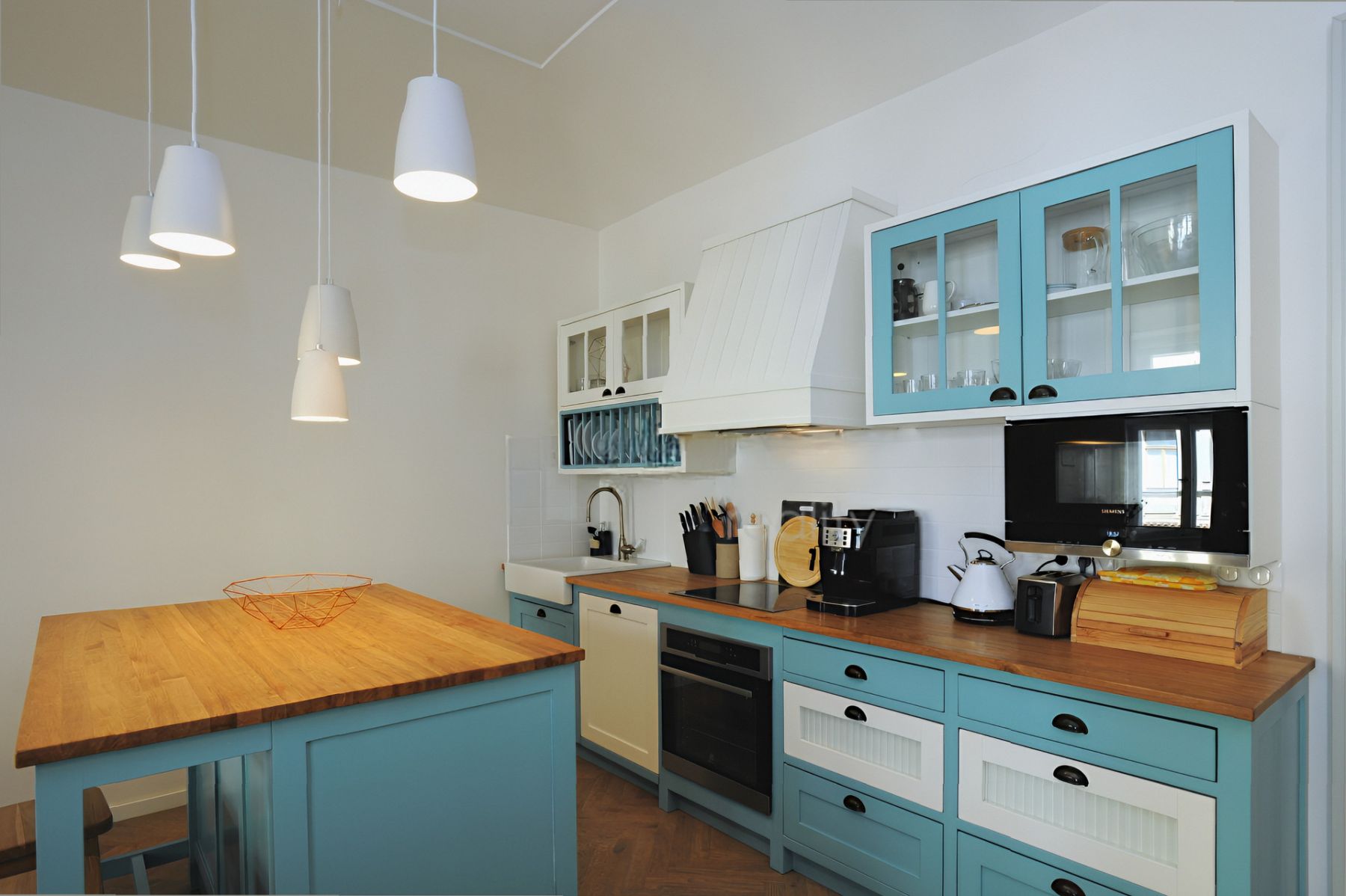 Pronájem bytu 2+kk 84 m², Praha – náhled fotky 11