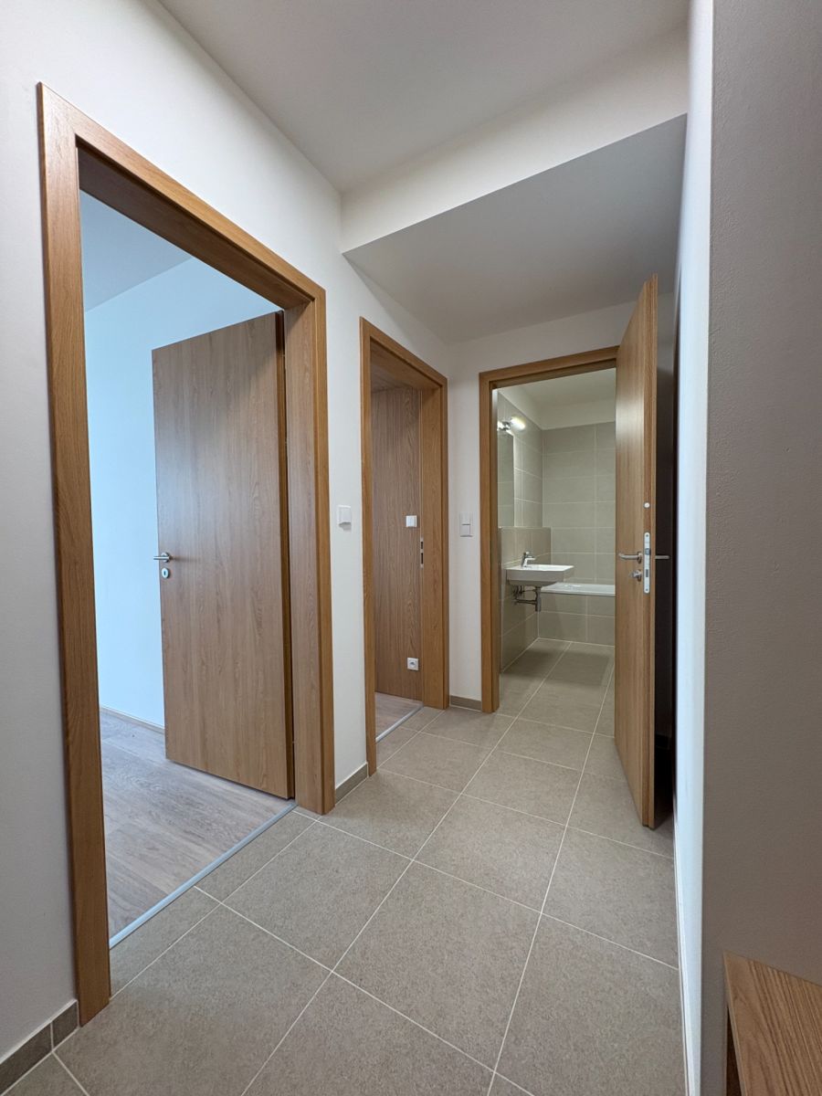 Pronájem bytu 2+kk 43 m², Praha – náhled fotky 8