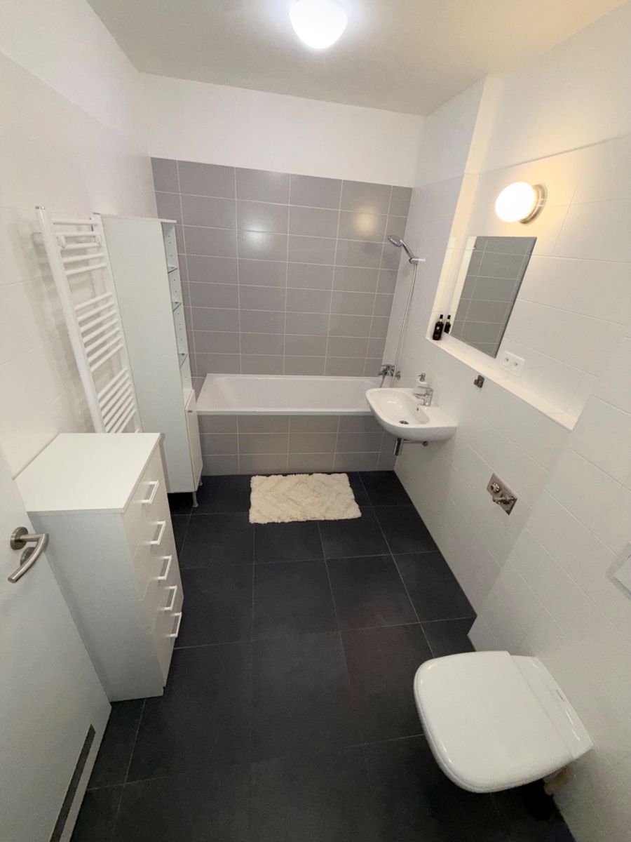Prodej bytu 1+kk 38 m², Praha – náhled fotky 6